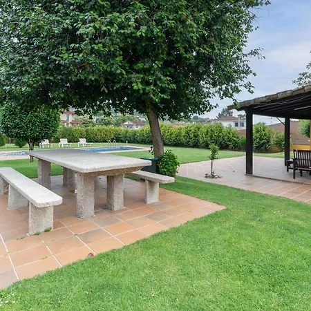 Βίλα With A Pool Rias Baixas *