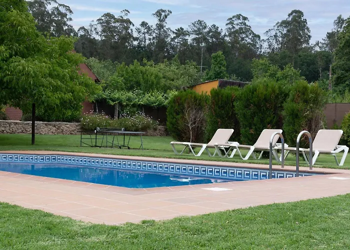 With A Pool Rias Baixas 빌라