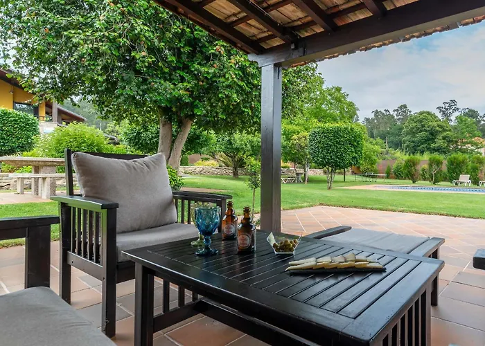 With A Pool Rias Baixas 빌라 Bugarin