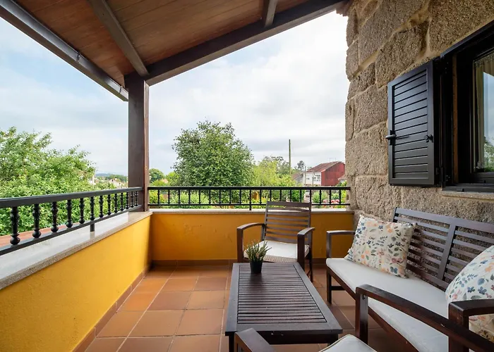 With A Pool Rias Baixas 빌라